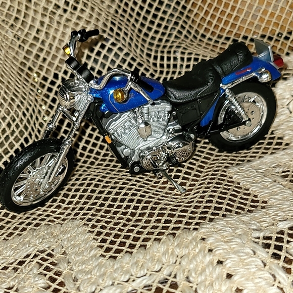 Harley-Davidson Other - Blue Diecast Harley Davidson Motorcycle Classic Chrome & Kickstand NWOB